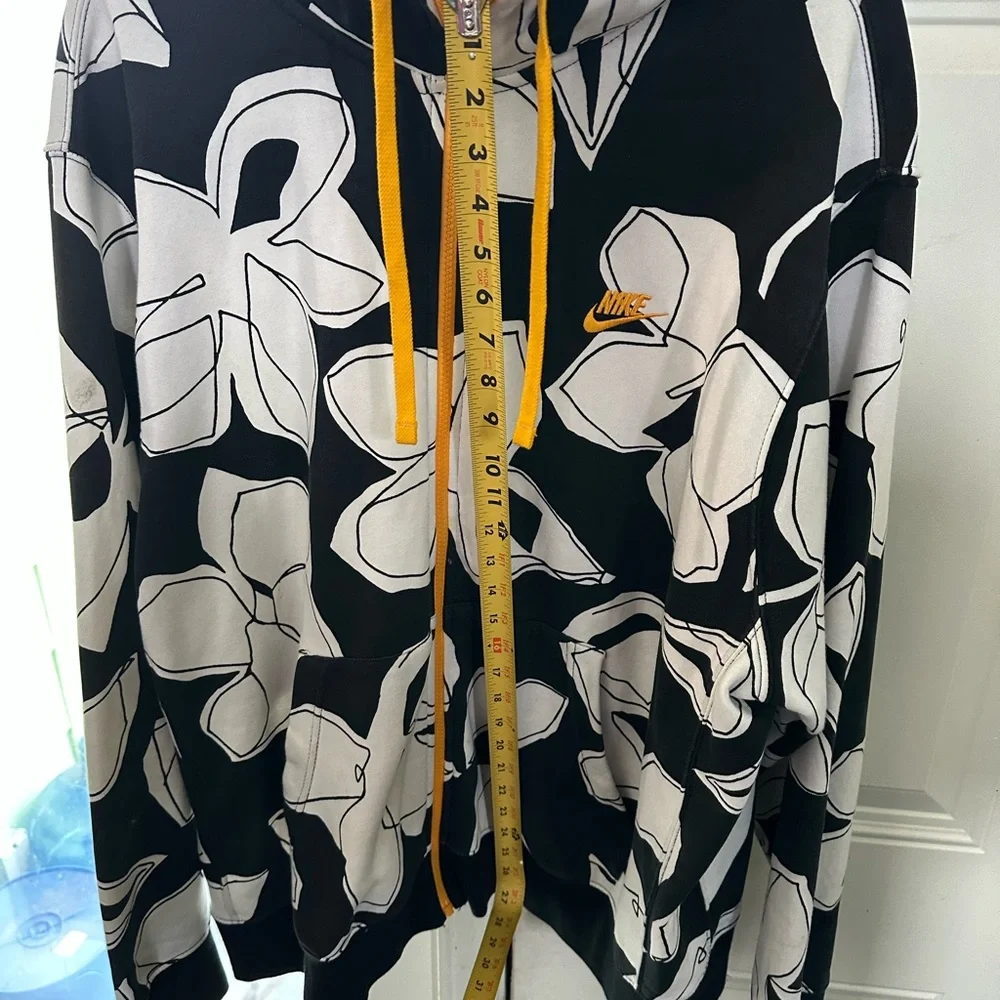 Nike Men's Sportswear Club Floral Drawing Full Zip Hoodie Stitched